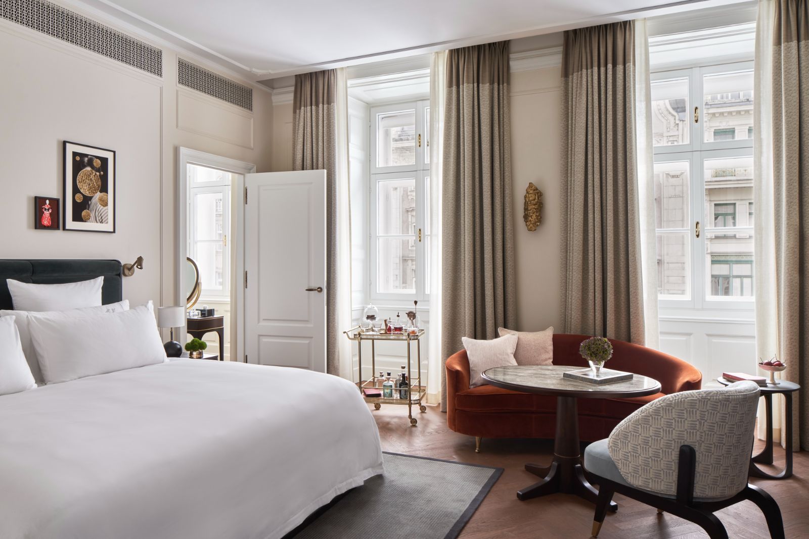 Guest suite bedroom at the Rosewood Vienna in Austria