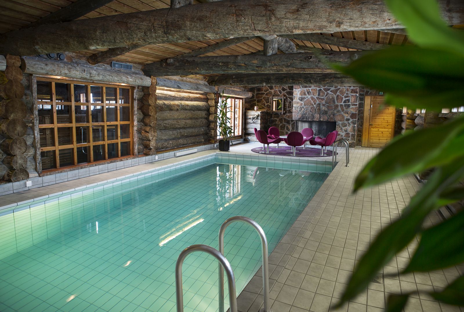 The indoor pool at Javri Lodge
