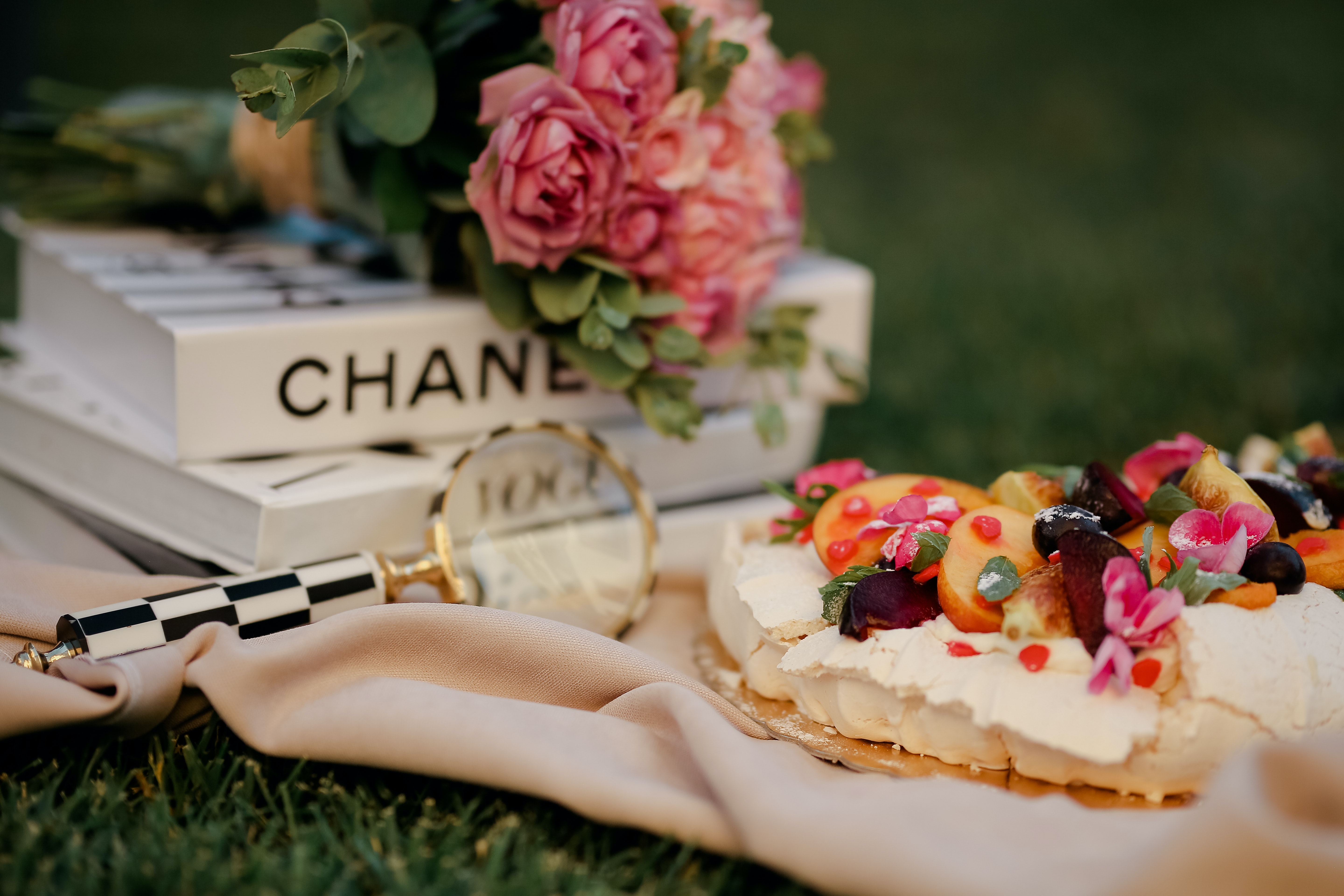 Chanel flowers and cake
