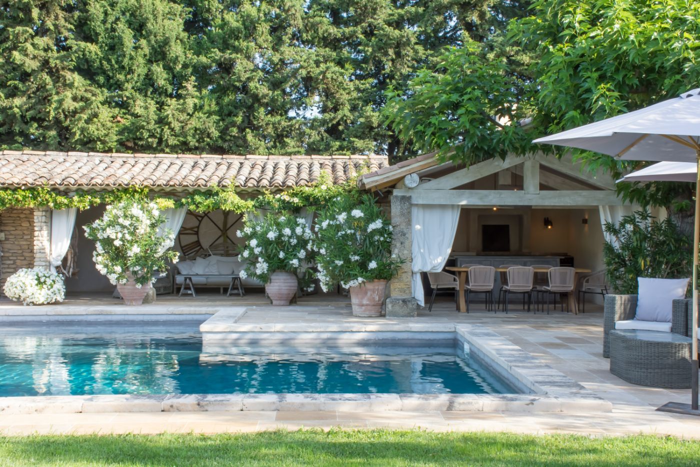 The poolhouse at La Jolie Oppede.