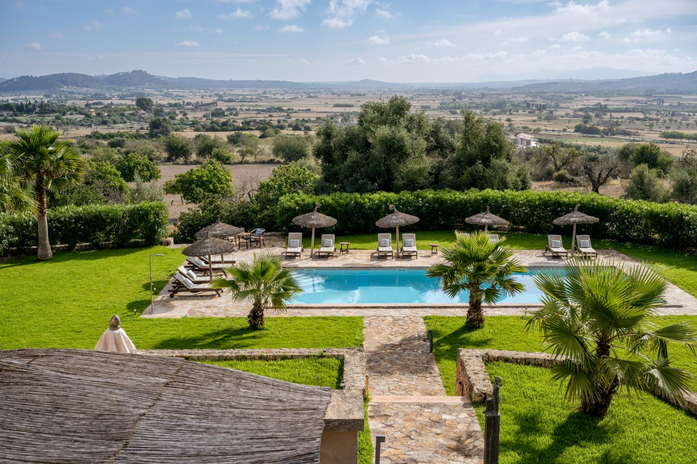 Pool and garden at Villa Sineu Vista
