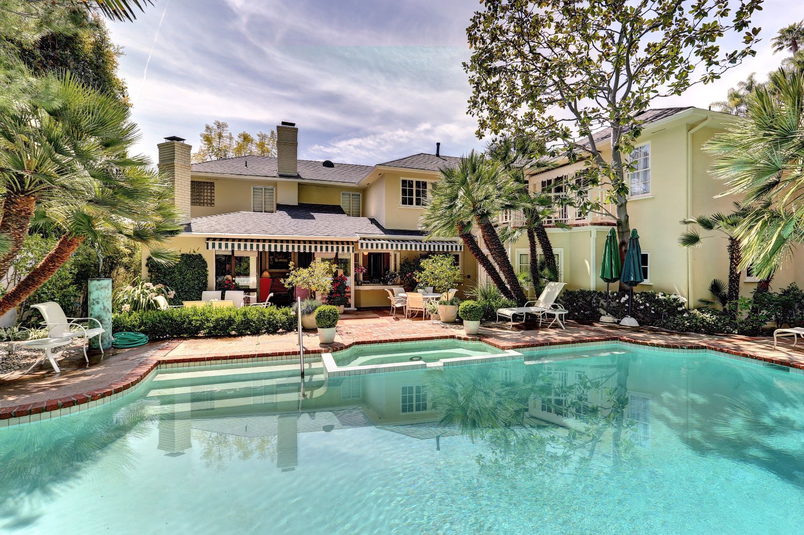 Pool terrace at Flicker Way Estate villa in Los Angeles, USA