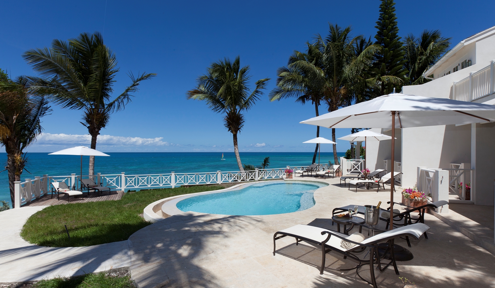 Pelican House | Antigua Beach Villa | Red Savannah