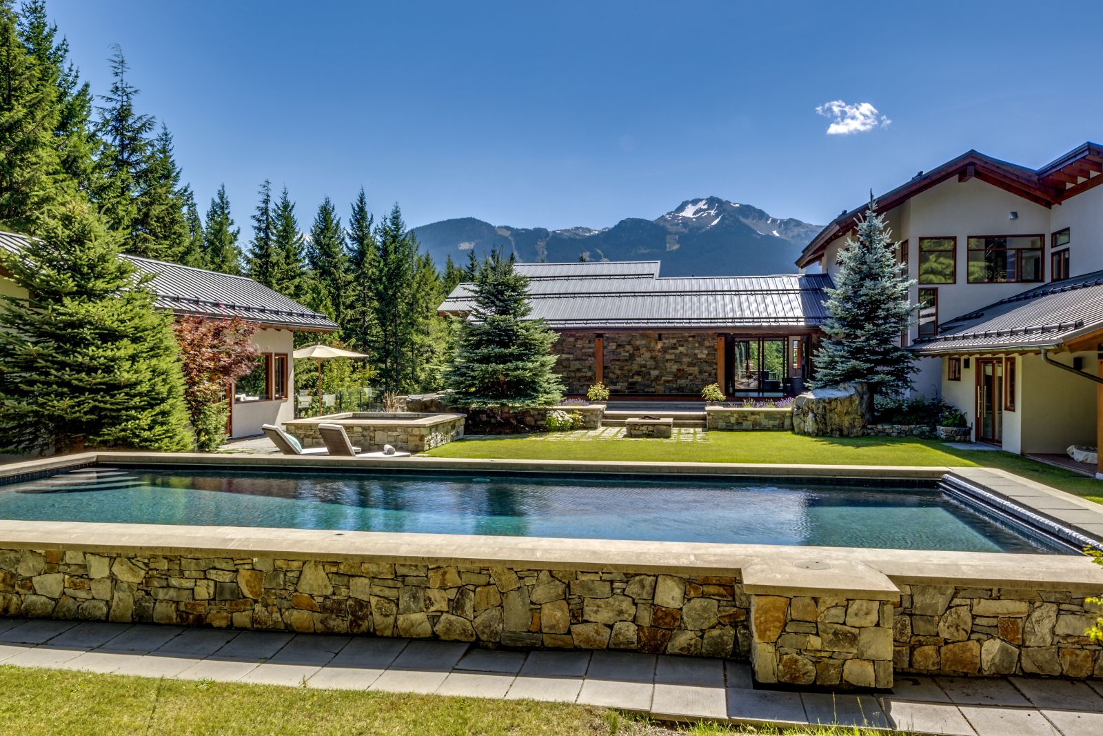 The Belmont Estate Private Rental In Whistler Canada Red Savannah   The Belmont Estate Canada Exterior Pool 