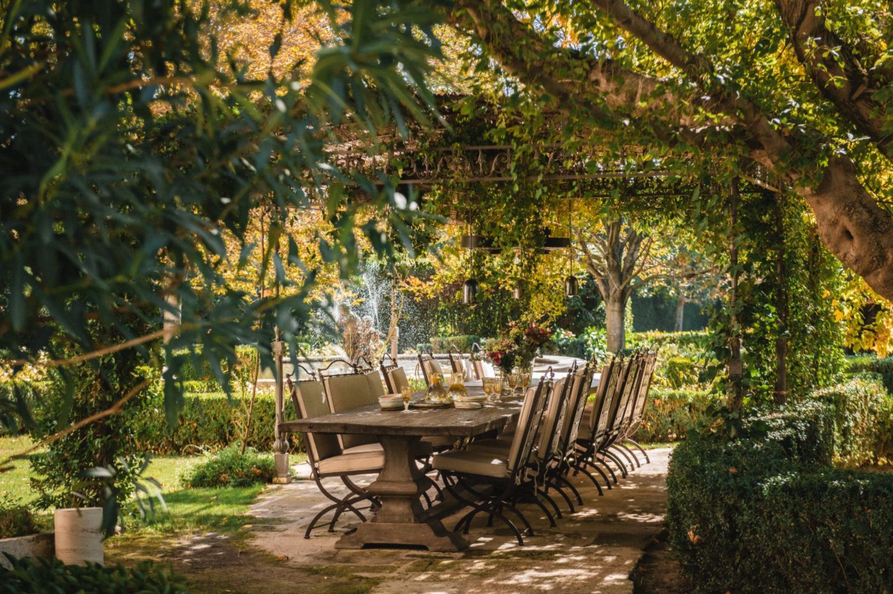 Outdoor Dining at Le Mas de Liliana in Provence