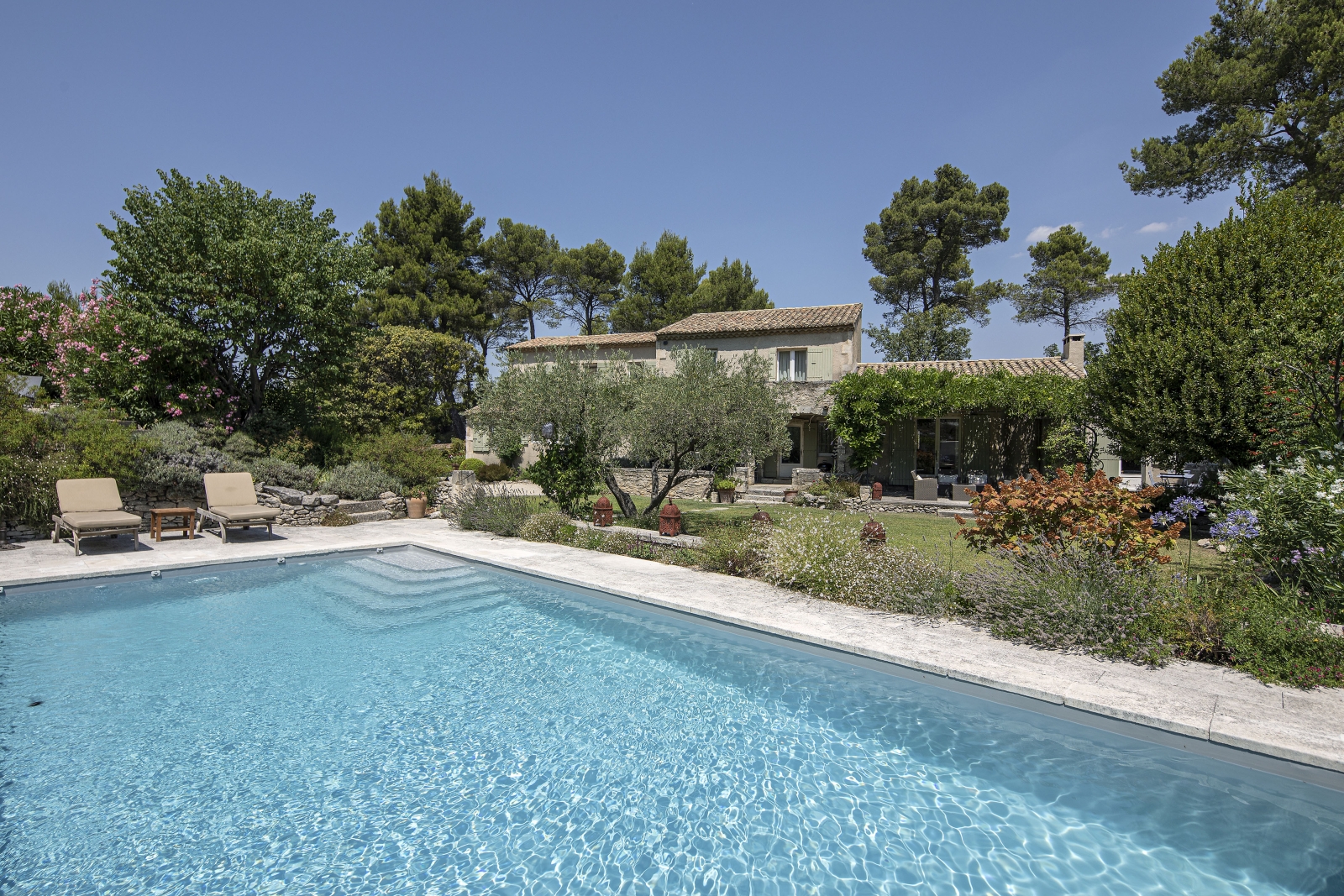 Mas Cecile | Provence Villa with Tennis Court | Red Savannah