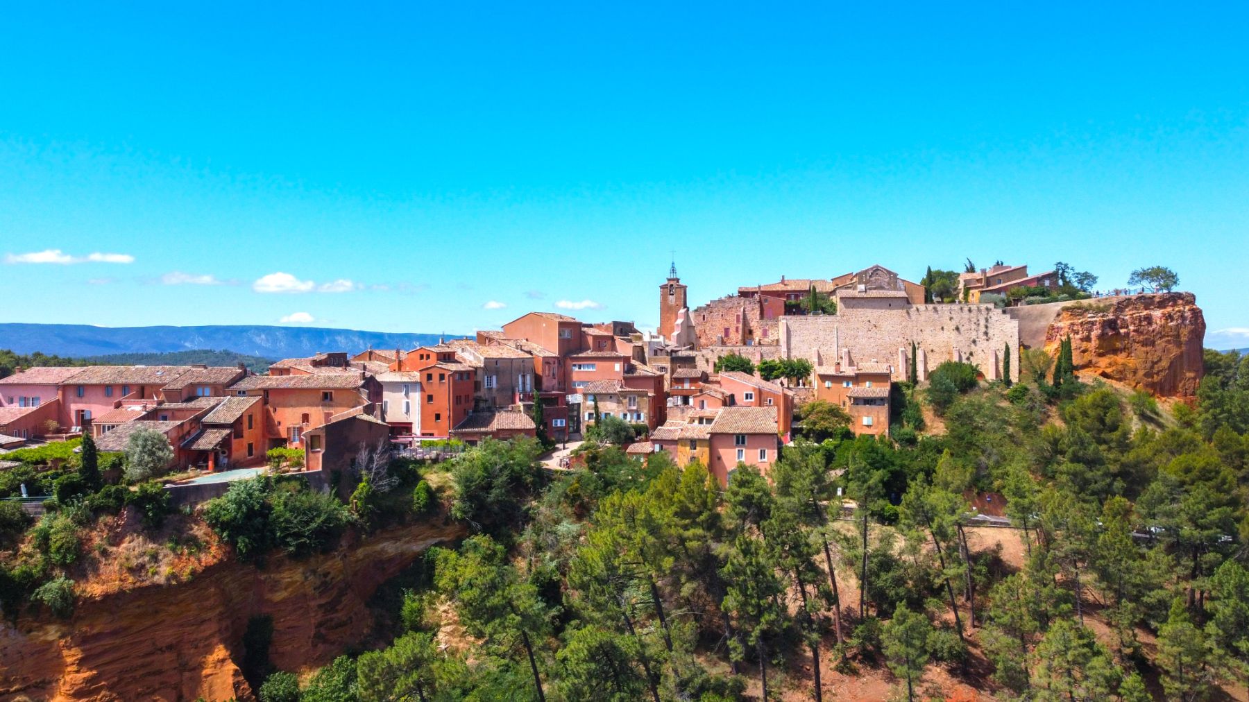 Panoramic view of the clifftop village of Roussillon in Provence