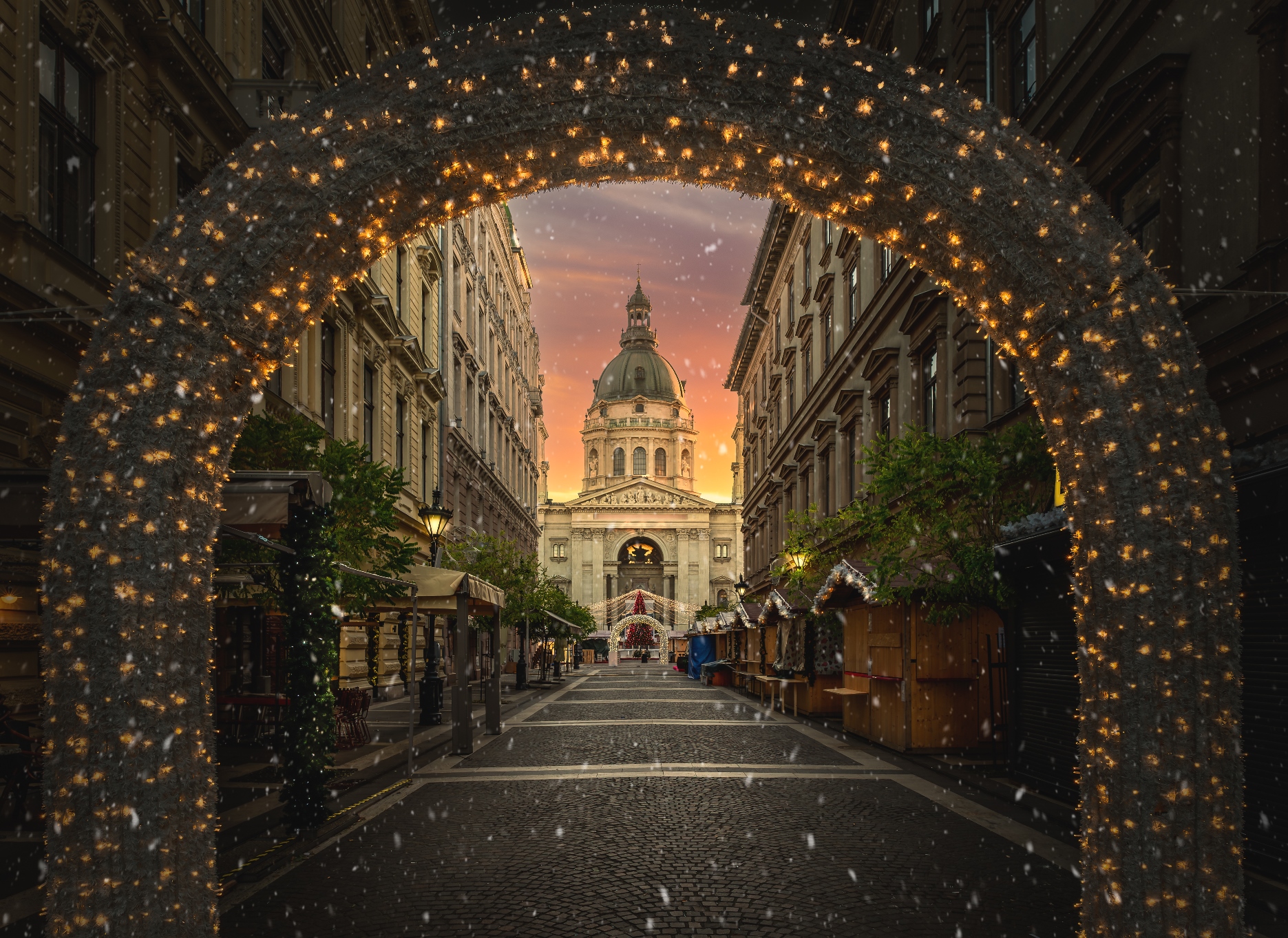 Christmas Market in Budapest, outside St Stephens Basilica