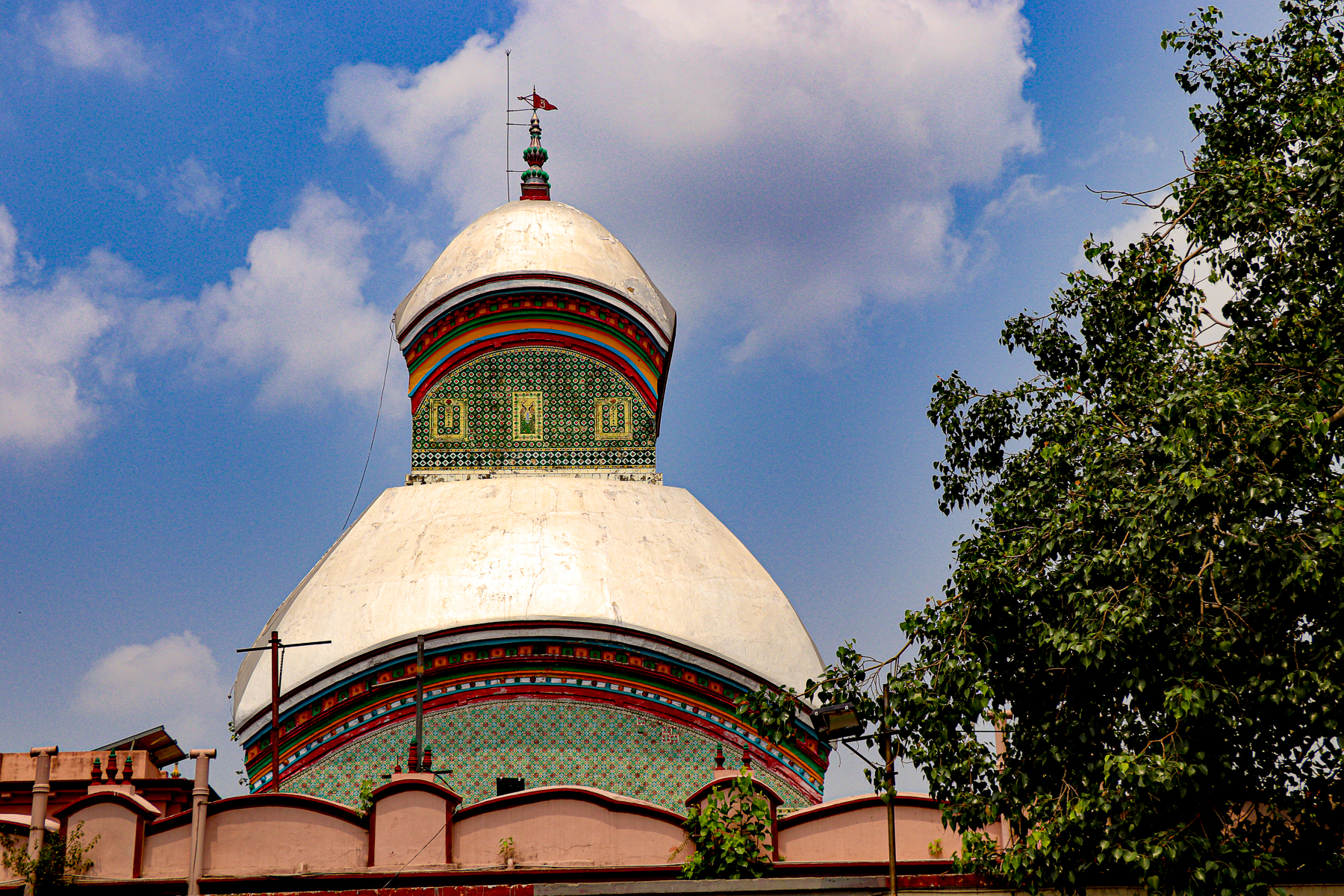 Exterior view of the Kalighat Kali Temple in Kolkata