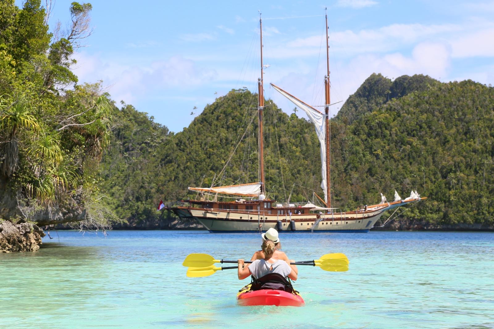 Lamima Raja Ampat Sailing  Cruise Red Savannah