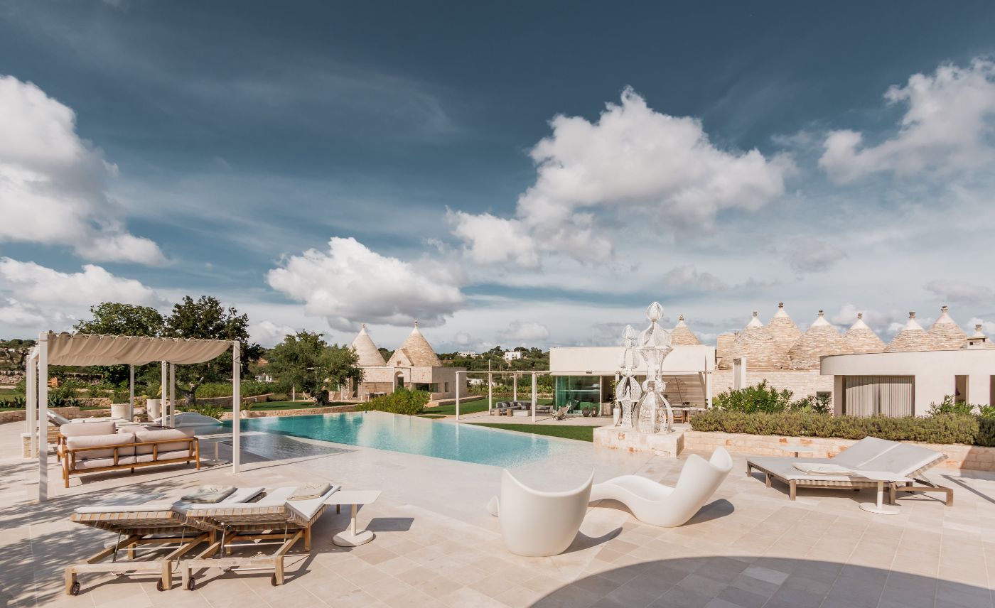 The outdoor area at Trulli Bianca.