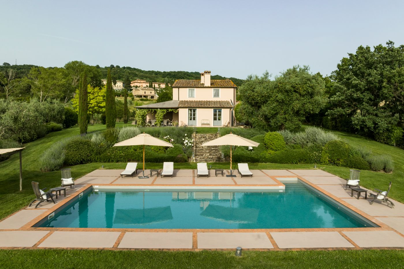 The swimming pool at Villa La Checca.